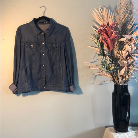 MAX Jeans Jean Shirt - Picture 4 of 6
